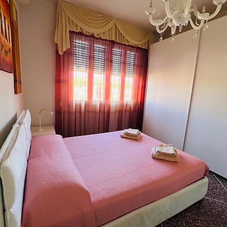 Casa Al Mare Valentina Lägenhet Viareggio Exteriör bild