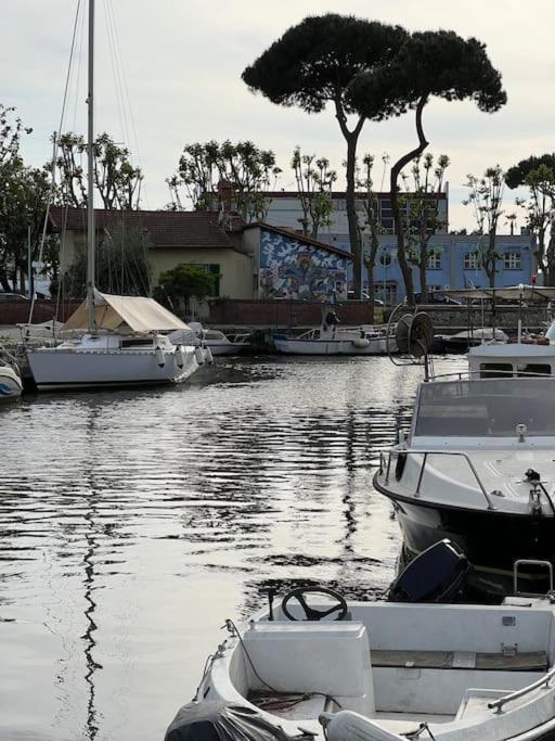 Casa Al Mare Valentina Lägenhet Viareggio Exteriör bild
