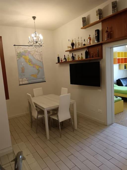 Casa Al Mare Valentina Lägenhet Viareggio Exteriör bild