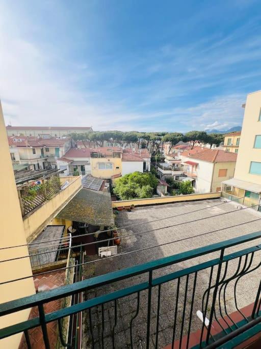 Casa Al Mare Valentina Lägenhet Viareggio Exteriör bild