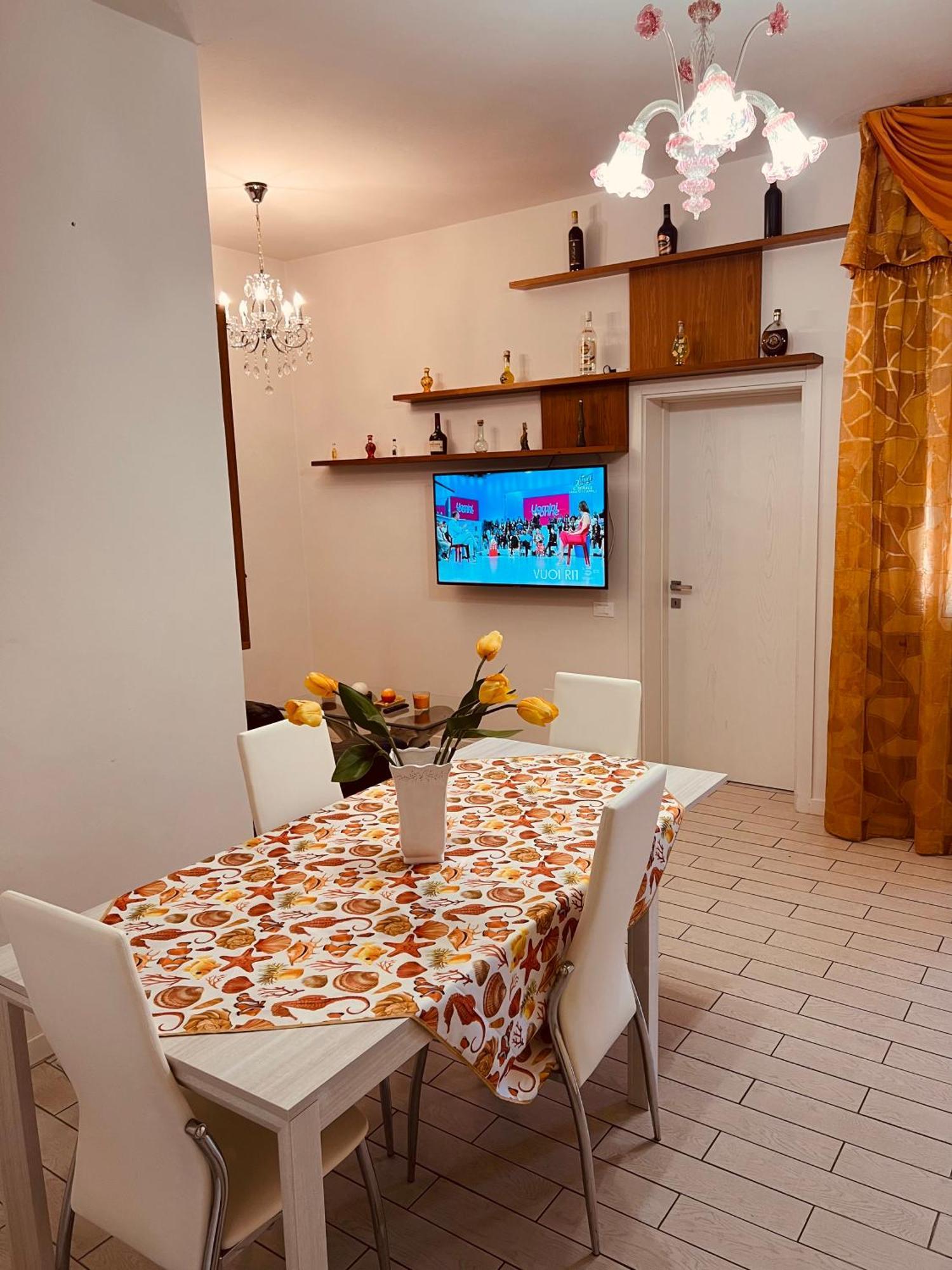 Casa Al Mare Valentina Lägenhet Viareggio Exteriör bild