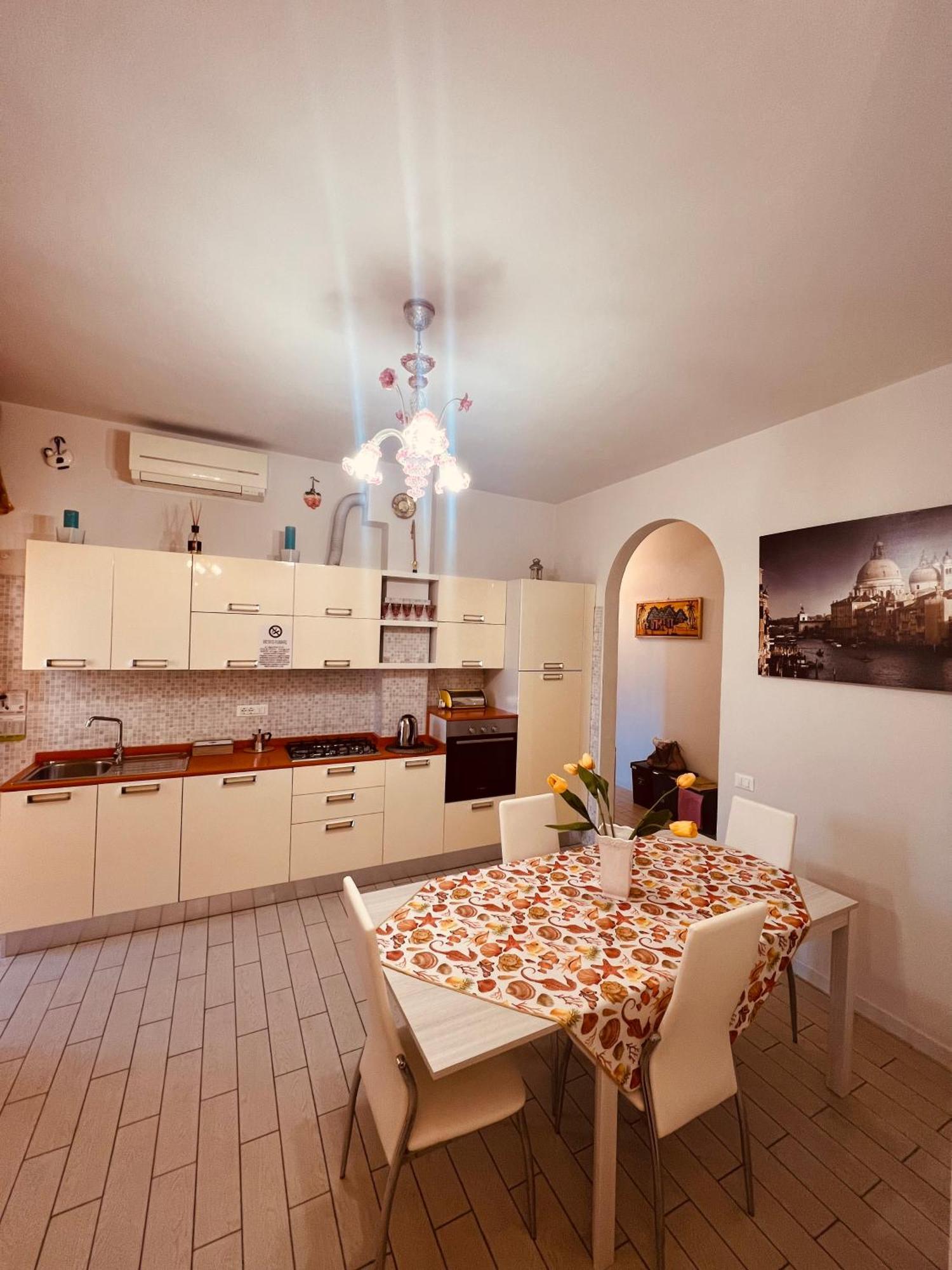 Casa Al Mare Valentina Lägenhet Viareggio Exteriör bild